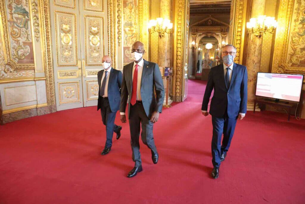 Abshir Ferro guided around in French Parliament